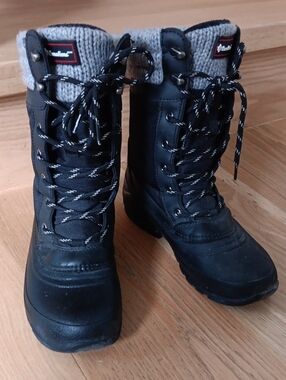 Women's Black Lace-Up Insulated Winter Boots with Knit Collar
